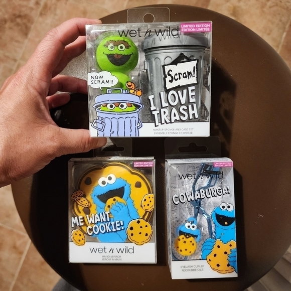 Wet N Wild Sesame Street Cookie Monster Oscar The Grouch Cosmetics Make Up Tools - Picture 1 of 10